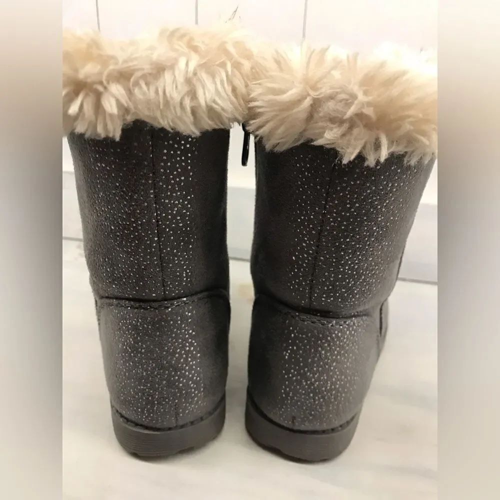 Cat & Jack Boots with Fur - Picture 10 of 10